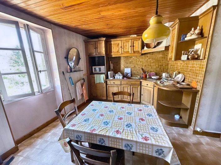 Image No.8-5 Bed House for sale