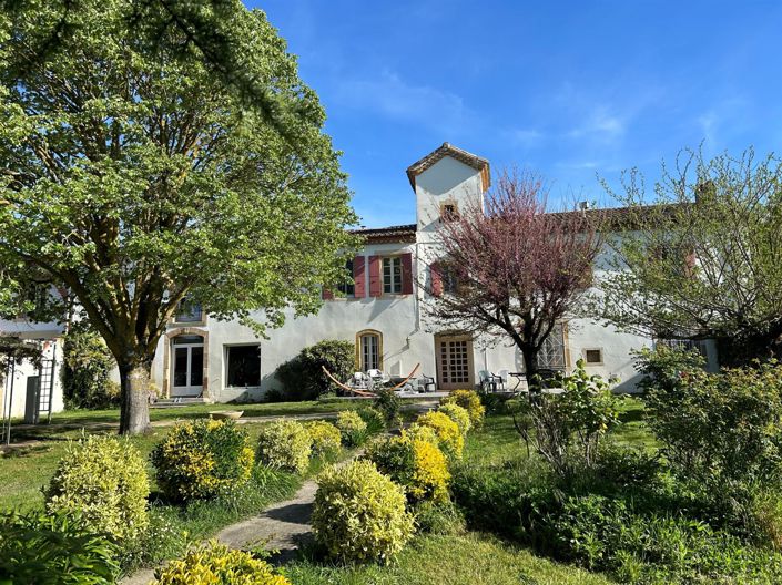 Image No.1-10 Bed House for sale