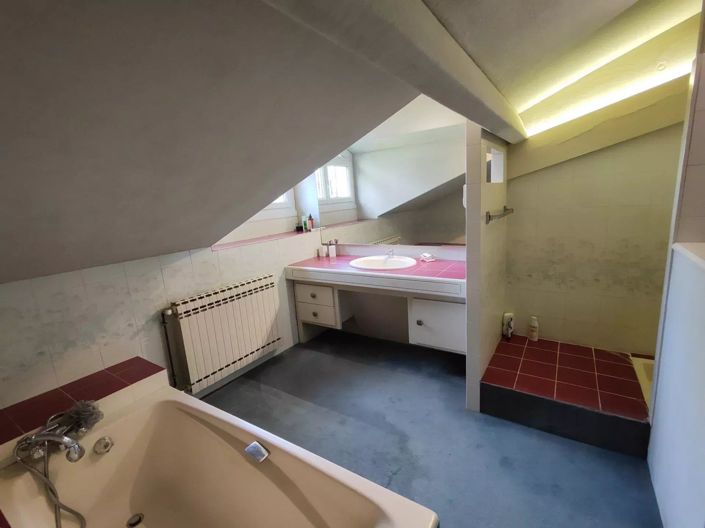 Image No.13-5 Bed House for sale