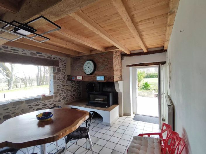 Image No.8-5 Bed House for sale