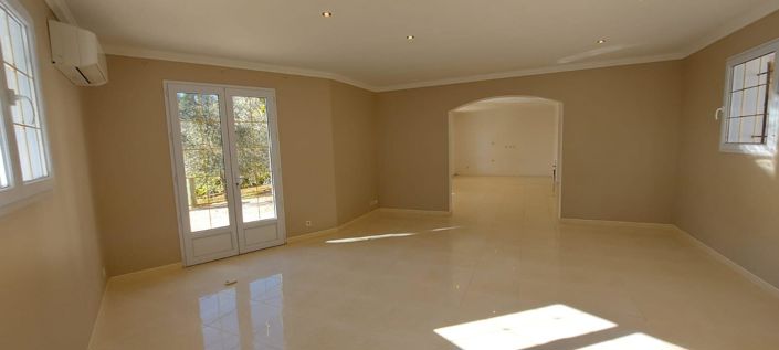 Image No.16-4 Bed House for sale