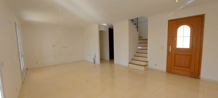 Image No.19-4 Bed House for sale