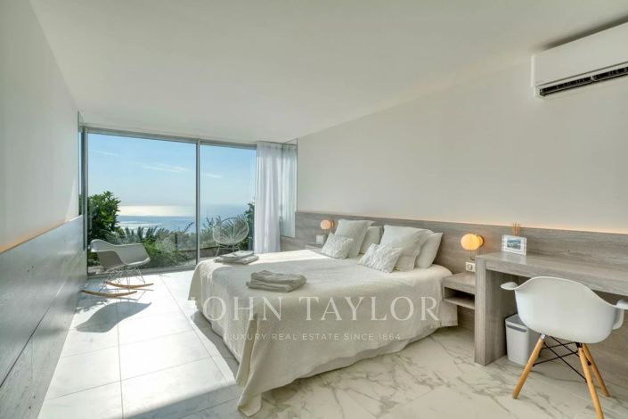 Image No.24-6 Bed House for sale