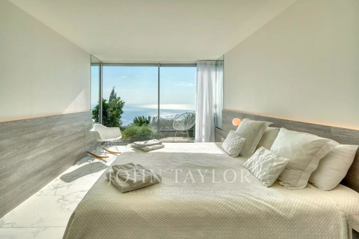 Image No.25-6 Bed House for sale