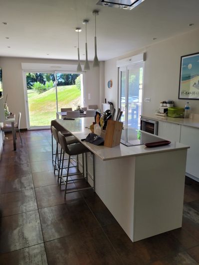 Image No.10-4 Bed House for sale