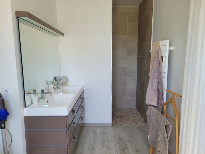 Image No.18-4 Bed House for sale