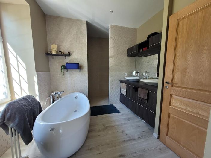 Image No.22-4 Bed House for sale