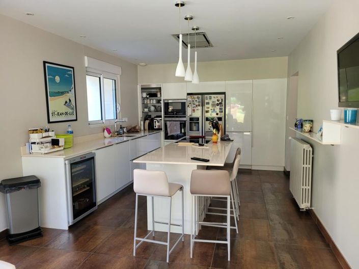 Image No.9-4 Bed House for sale