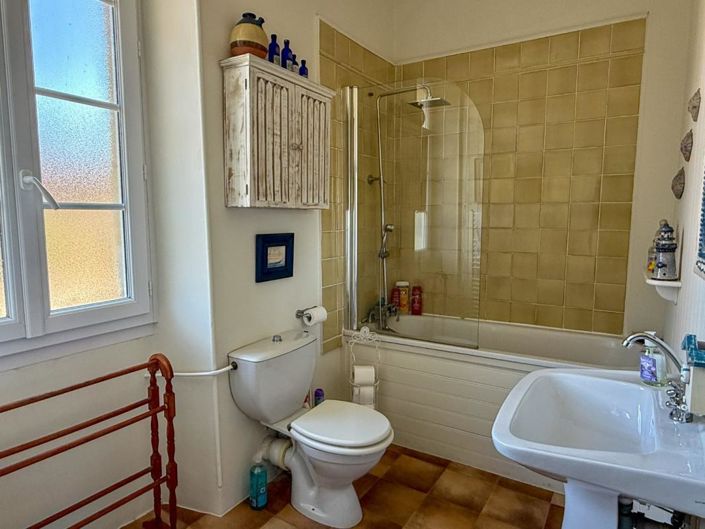 Image No.10-3 Bed House for sale