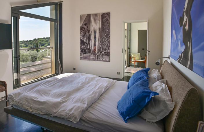 Image No.17-4 Bed House for sale