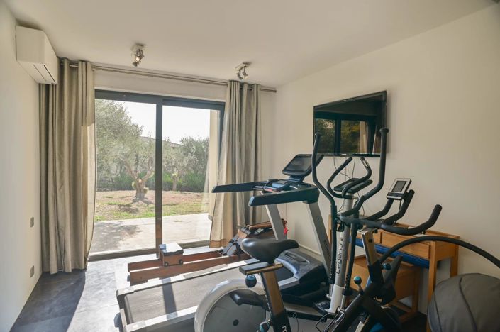 Image No.20-4 Bed House for sale