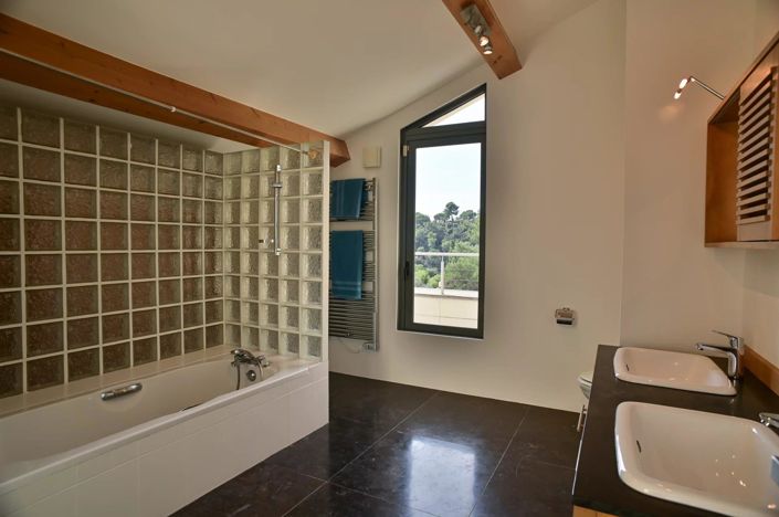 Image No.21-4 Bed House for sale