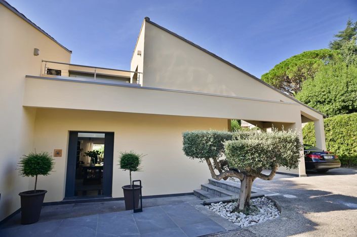 Image No.23-4 Bed House for sale