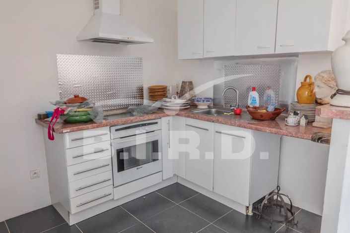 Image No.6-3 Bed House for sale