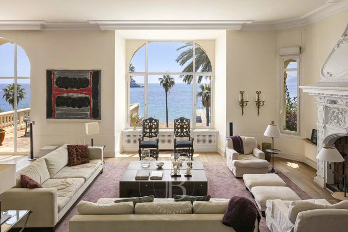 Image No.2-7 Bed House for sale