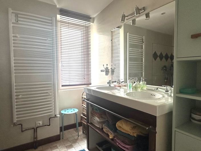 Image No.8-4 Bed House for sale