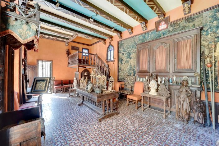 Image No.7-5 Bed House for sale