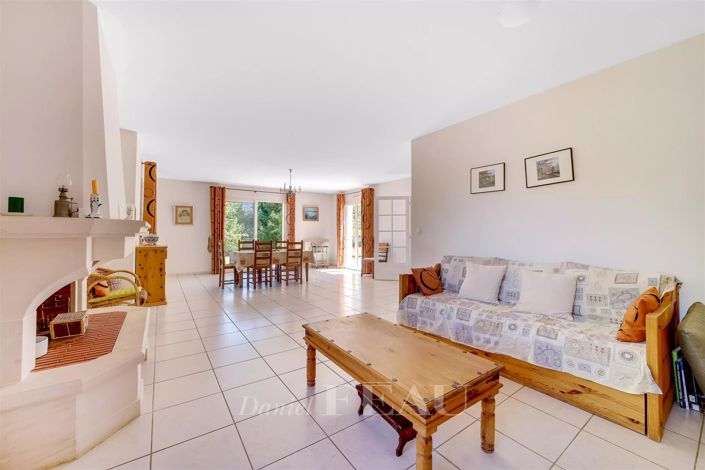 Image No.4-5 Bed House for sale