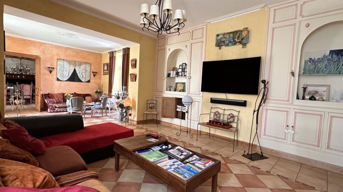 Image No.11-7 Bed House for sale