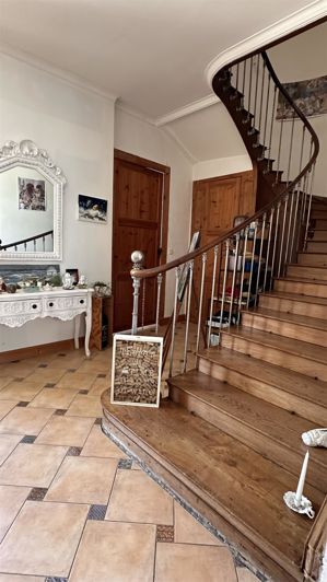 Image No.6-7 Bed House for sale