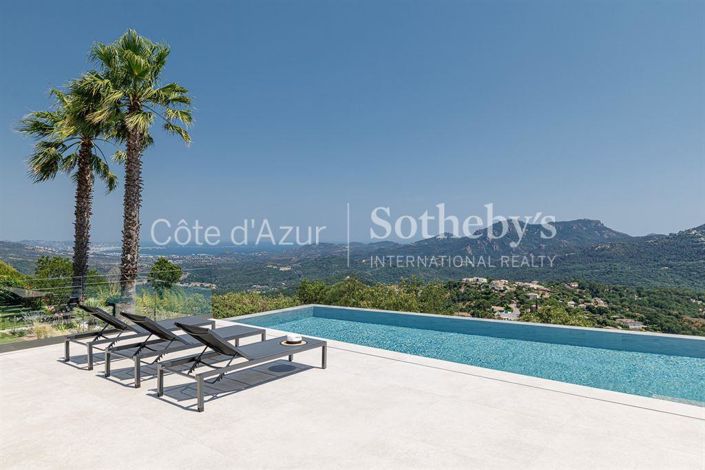 Image No.1-6 Bed House for sale