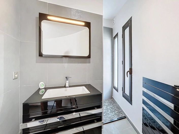 Image No.16-House for sale