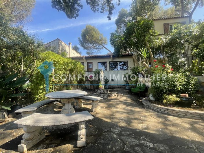 Image No.19-6 Bed House for sale