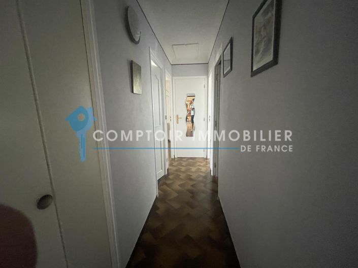 Image No.21-6 Bed House for sale