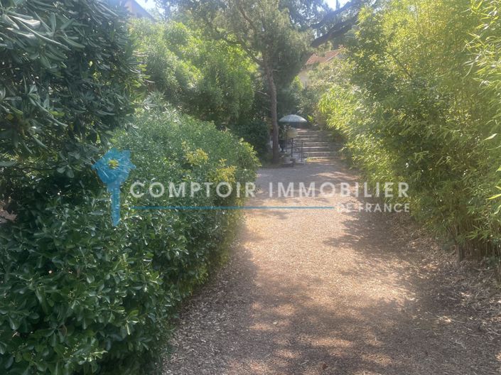 Image No.4-6 Bed House for sale