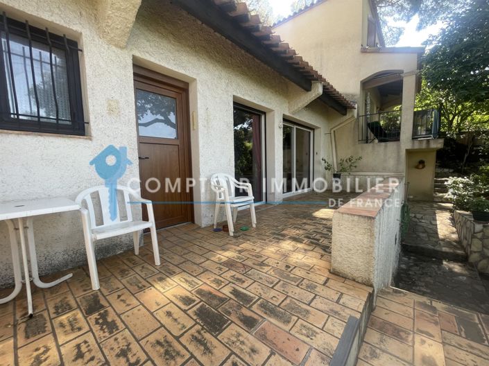 Image No.8-6 Bed House for sale