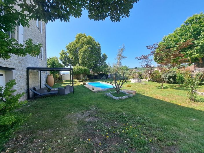 Image No.1-4 Bed House for sale