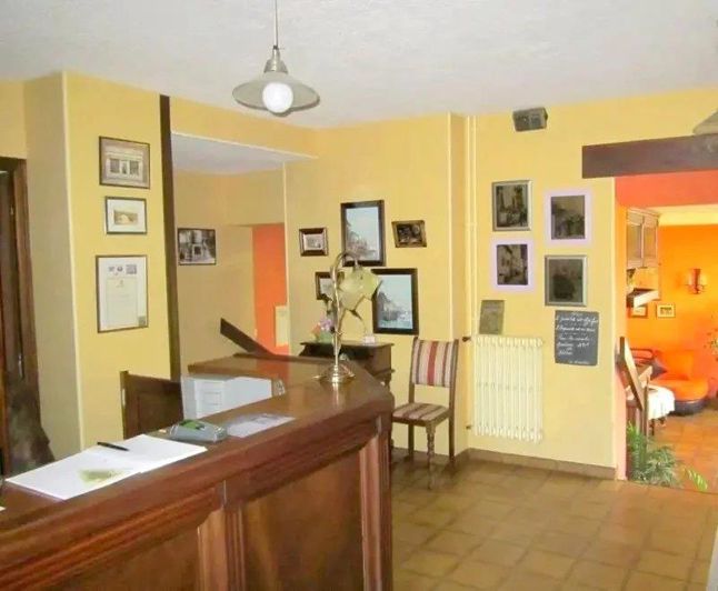 Image No.2-Maison de 4 chambres à vendre à Motreff