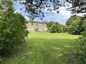 1 - Saint-Jean-d'Angély, House