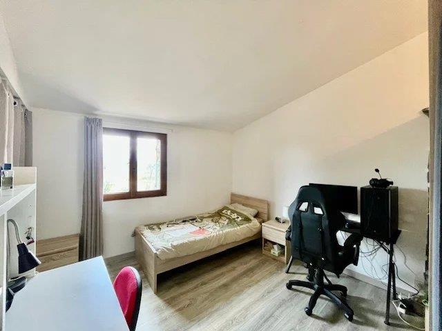 Image No.11-House for sale