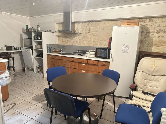 Image No.11-2 Bed House for sale