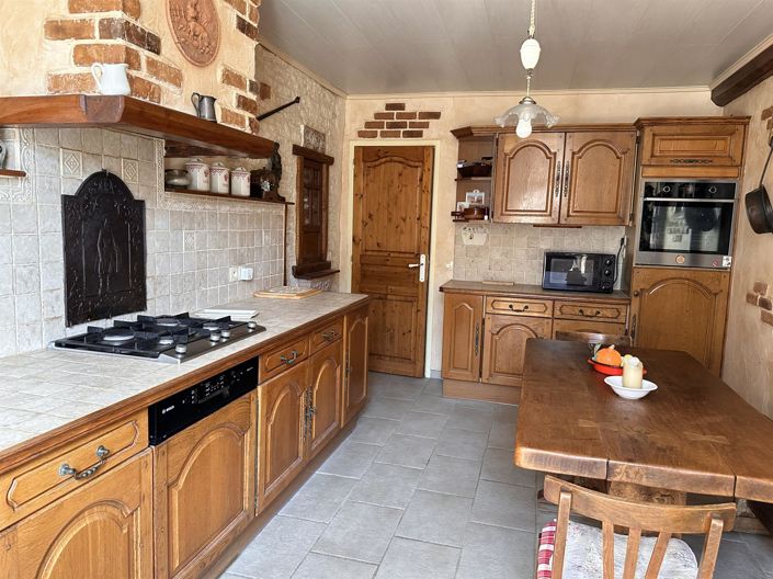 Image No.10-5 Bed House for sale