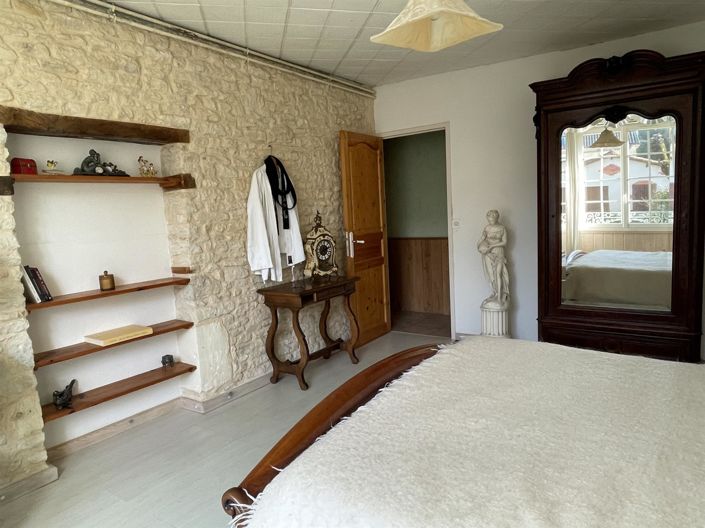 Image No.16-5 Bed House for sale