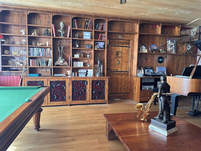 Image No.7-5 Bed House for sale