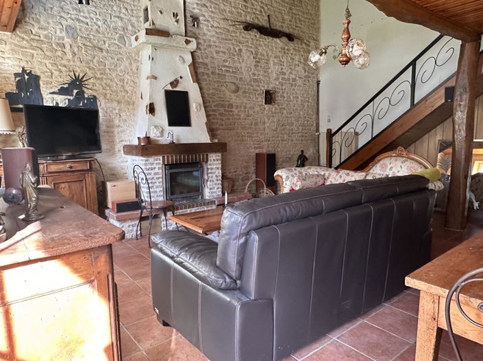 Image No.8-5 Bed House for sale