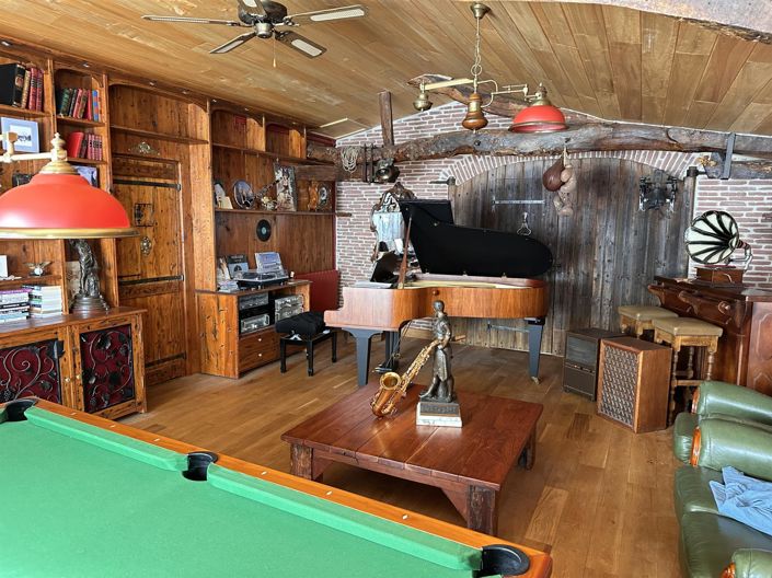 Image No.9-5 Bed House for sale