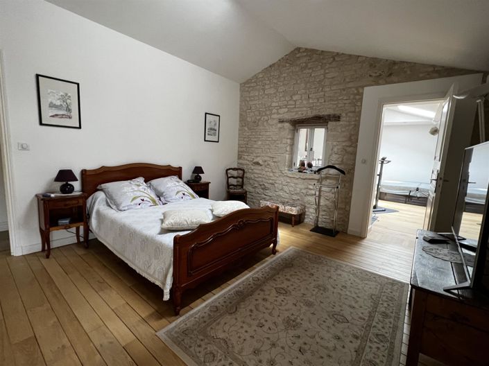 Image No.20-4 Bed House for sale