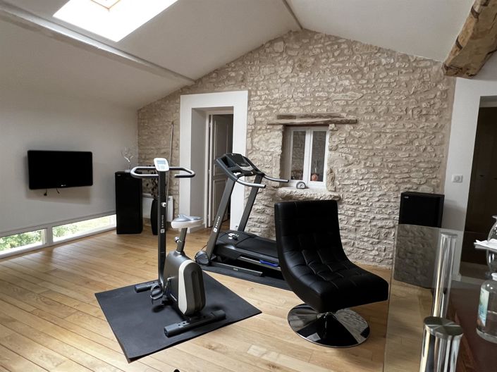 Image No.24-4 Bed House for sale