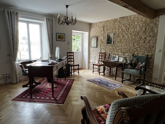 Image No.8-4 Bed House for sale