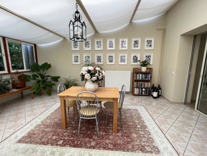 Image No.18-8 Bed House for sale