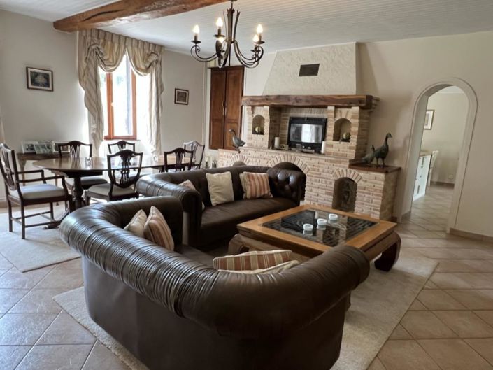 Image No.19-8 Bed House for sale