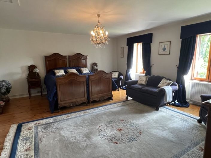 Image No.27-8 Bed House for sale