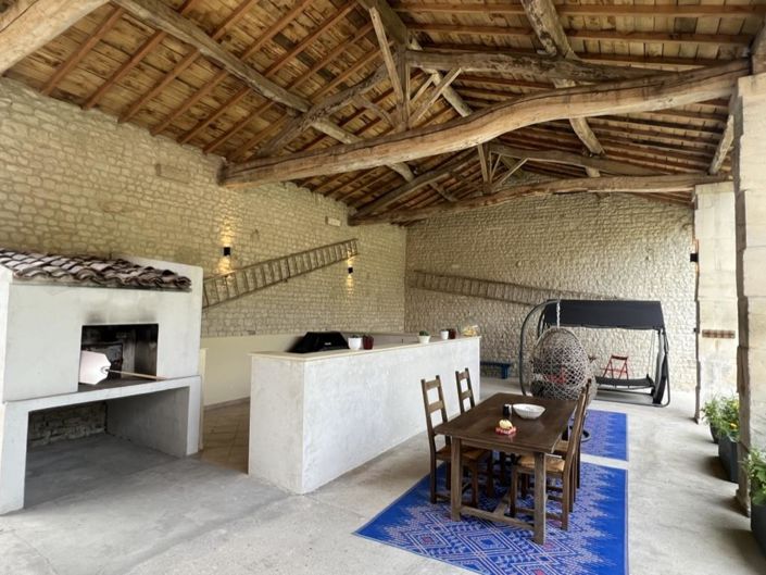 Image No.4-8 Bed House for sale