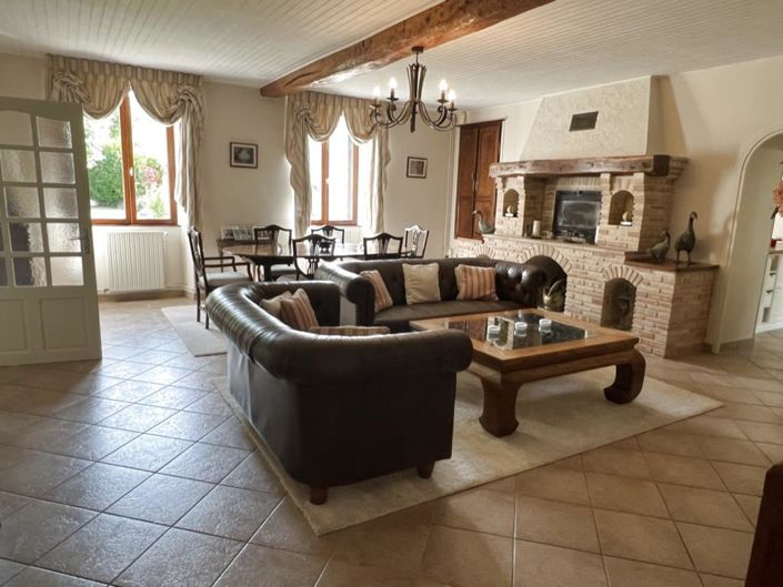 Image No.7-8 Bed House for sale