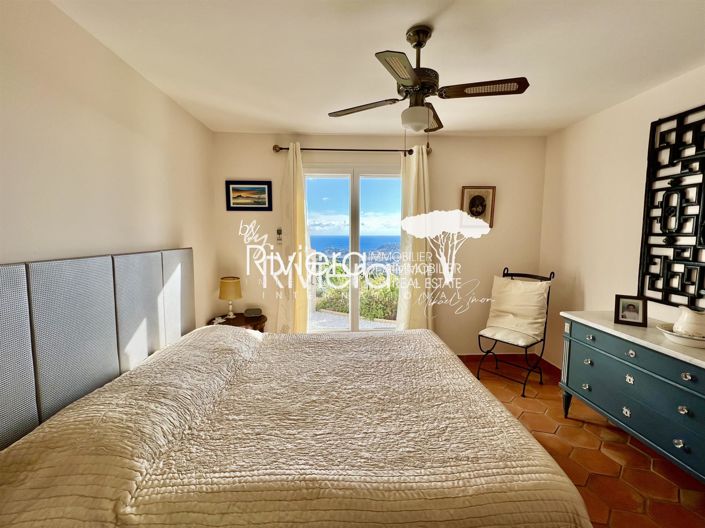 Image No.16-4 Bed House for sale