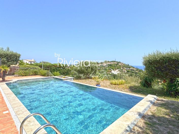 Image No.27-4 Bed House for sale